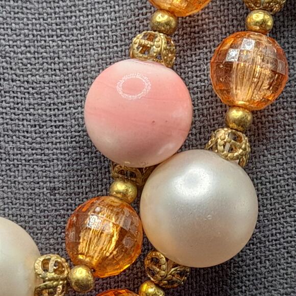 Vintage Japan Pink Bead Necklace, Molded Lucite Beads, 1950s Jewelry - Picture 6 of 15